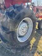 Massey-Ferguson 383 Tractor with MF 236 Loader. 3126 hours showing. NO BRAKES. Massey-Ferguson NO BUCKET. MF 383 Tractor, fea