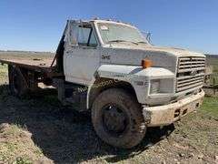 Ford Flatbed Truck - NON RUNNING - NO TITLE