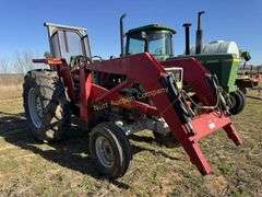 Massey-Ferguson 383 Tractor with MF 236 Loader. 3126 hours showing. NO BRAKES. Massey-Ferguson NO BUCKET. MF 383 Tractor, fea