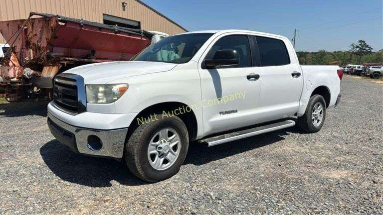 2010 Toyota Tundra Crew Cab-W/TITLE Vin 5TFEM5F16AX018762 Miles showing 207,990 Engine V8, 4.6L