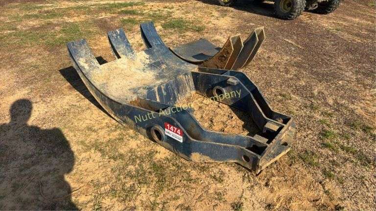 Gradall Grapple With Thumb - Nutt Auction