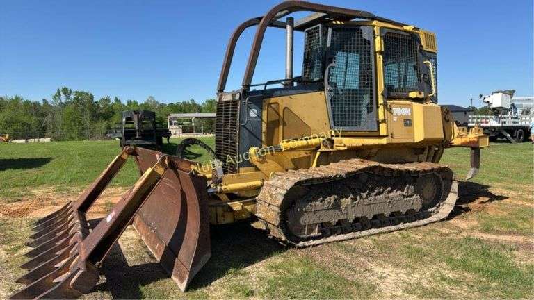 John Deere 700H LT Cab Dozer Forestry package, Ripper on rear, EROPS, hydrostatic transmission, hydraulic 6 way blade, 6779 h