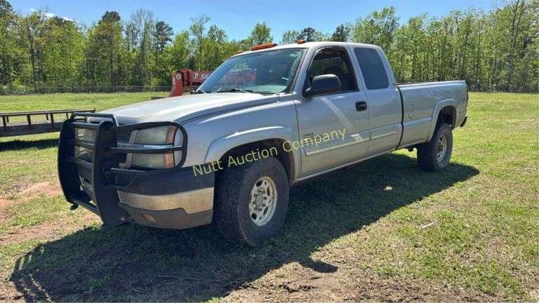 2004 Chevrolet Silverado 2500 Vin 1GCHK29264E270808 Miles showing 293,850 Engine V8, 6.6 T DURAMAX