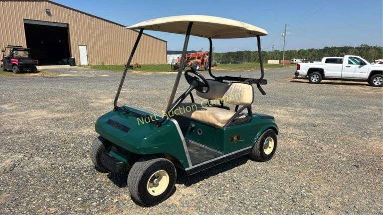 Club Car Golf Cart w/Charger, new batteries Sr# A0101-966297