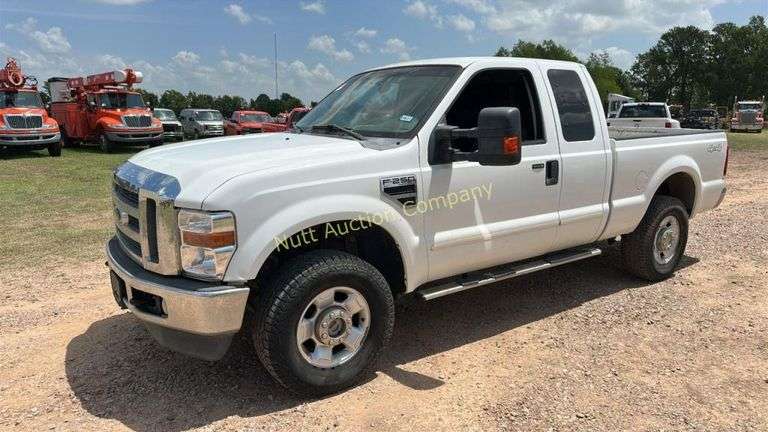 2010 Ford F-250 Super Duty 4x4 Vin 1FTSX2B57AEA02664 Miles showing 164,325 Engine V8, 5.4L