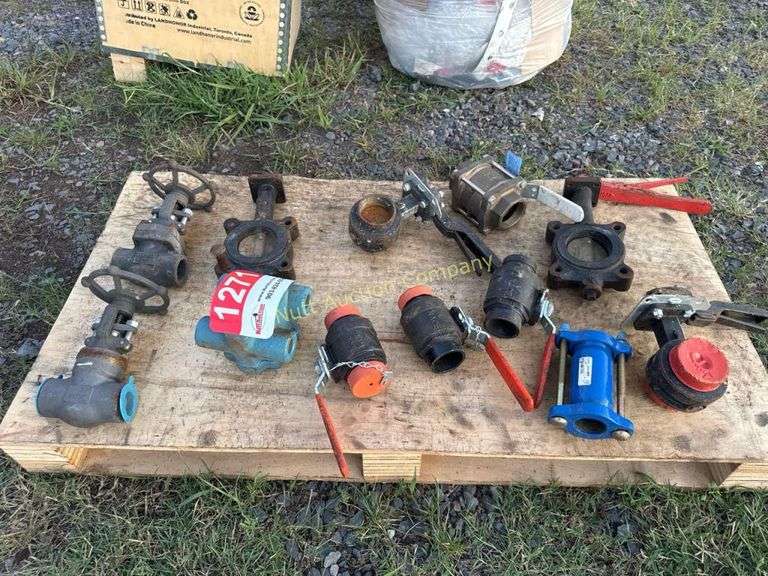 Industrial Valves and Pipe Fittings, Various Types and sizes