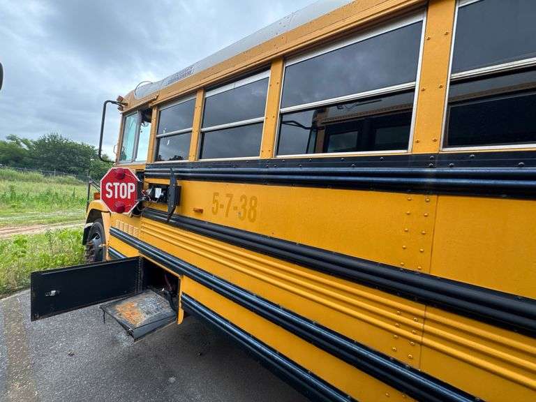 2004 Freightliner Thomas Built School Bus,  71 Seat, CAT C7 Engine-NON RUNNING- MSO and BILL OF SALE