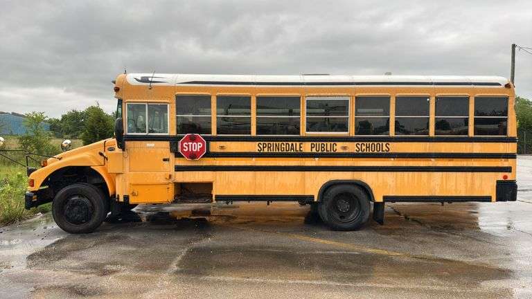 2006 Yellow Blue Bird School Bus with Caterpillar C7 Engine-NON RUNNING- w/TITLE