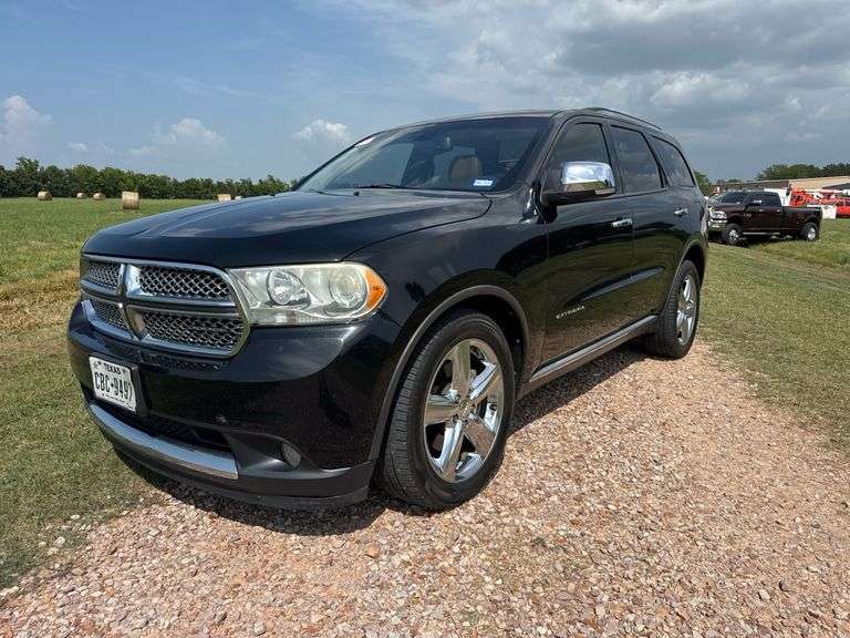 2011 Dodge Durango Citadel, 5.7L Hemi, showing 196,228 miles, 3rd row, leather