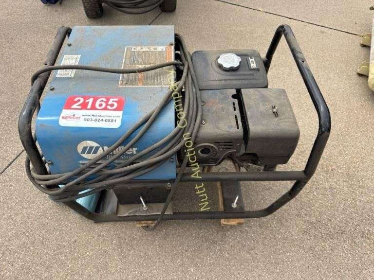 Miller Blue Star 6000 Welder Generator, Honda GX39 13 HP, 180A DC-CC Welder, 5500 Watts Continuous Output, 26.8 operational h