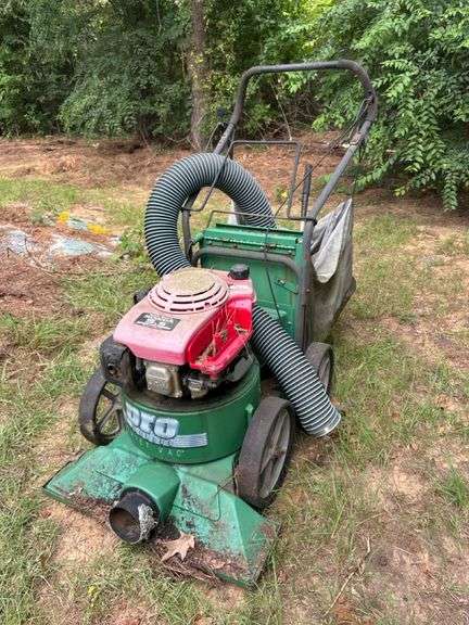 Billy Goat Outdoor Lawn Vacuum, Honda Engine, Large Collection Bag. Condition unknown