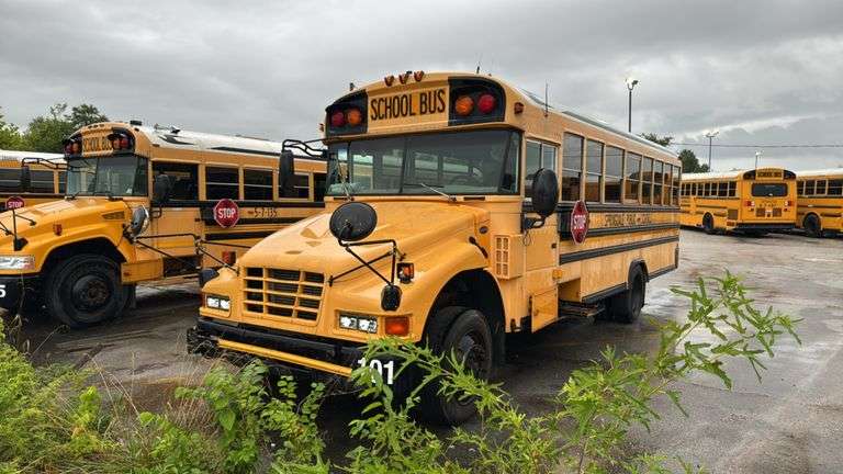 2006 Yellow Blue Bird School Bus with Caterpillar C7 Engine-NON RUNNING- w/TITLE