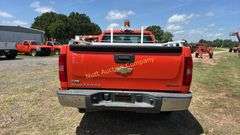 2010 Chevrolet Silverado 1500 Vin 1GCPCPE01AZ245801 Miles showing 134,450 Engine V8, 5.3 Per seller, truck has issues, will n
