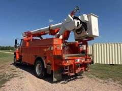 2009 International 4400 SBA 4x2 Bucket Truck Vin 1HTMKAAR19H108059 Miles showing 161,676 Engine DT466 Maxxforce equipped with