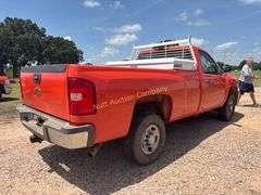 2007 Chevrolet Silverado 2500 HD Vin 1GCHC24K97E574580 Drivetrain 4x2 Miles showing 193,951 Engine V8, 6 Per seller, truck ha