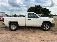 2011 Chevrolet Silverado 1500 4x4 Vin 1GCNKPEA0BZ138193 Miles showing 128,639 Engine V8, 4.8 Automatic transmission