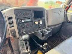 2009 International 4400 SBA 4x2 Bucket Truck, Hydraulic leak on bucket boom