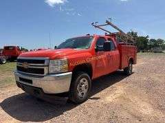 2013 Chevrolet Silverado 2500 HD Service Truck Vin 1GC2CVCG3DZ355879 Drivetrain 4x2 Miles showing 264,419 Engine V8, 6