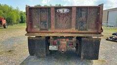 1997 Ford F800 Dump Truck Vin 1FDPF80C5VVA16593 Miles showing 38,964 Engine Cummins 5.9 6 speed manual transmission.