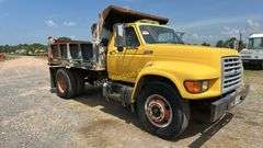 1997 Ford F800 Dump Truck Vin 1FDPF80C5VVA16593 Miles showing 38,964 Engine Cummins 5.9 6 speed manual transmission.