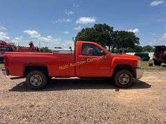 2007 Chevrolet Silverado 2500 HD Vin 1GCHC24K97E574580 Drivetrain 4x2 Miles showing 193,951 Engine V8, 6 Per seller, truck ha