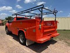 2011 Chevrolet Silverado 3500 Utility Service Truc Vin 1GB3CZCL2BF254831 Engine V8, 6.6 T Service bed and ladder rack.  NON-R