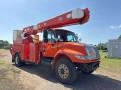 2009 International 4400 SBA 4x2 Bucket Truck Vin 1HTMKAAR19H108059 Miles showing 161,676 Engine DT466 Maxxforce equipped with