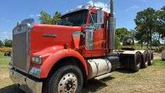 2007 Kenworth W900 Tractor Truck Vin 1XKWPBEX971206238 Engine Cat C15 diesel Truck will start and run but has transmission is