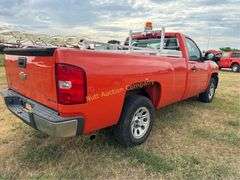 2010 Chevrolet Silverado 1500 Vin 1GCPCPE09AZ229944 Drivetrain 4x2 Miles showing 186,182 Engine V8, 5.3
