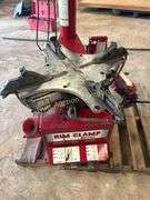 Coats 5040E Rim Clamp Tire Changer with Pedals and air gauge