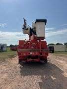 2009 International 4400 SBA 4x2 Bucket Truck, Hydraulic leak on bucket boom