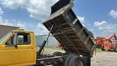 1997 Ford F800 Dump Truck Vin 1FDPF80C5VVA16593 Miles showing 38,964 Engine Cummins 5.9 6 speed manual transmission.