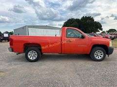 2011 Chevrolet Silverado 1500 Vin 1GCNCPE03BZ427581 Miles showing 241,262 Engine V8, 5.3