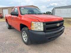 2011 Chevrolet Silverado 1500 Vin 1GCNCPE03BZ427581 Miles showing 241,262 Engine V8, 5.3