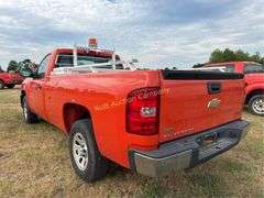 2010 Chevrolet Silverado 1500 Vin 1GCPCPE09AZ229944 Drivetrain 4x2 Miles showing 186,182 Engine V8, 5.3