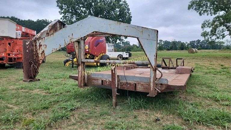 Flatbed Gooseneck Trailer, Dual Axle, Metal Deck, NO TITLE