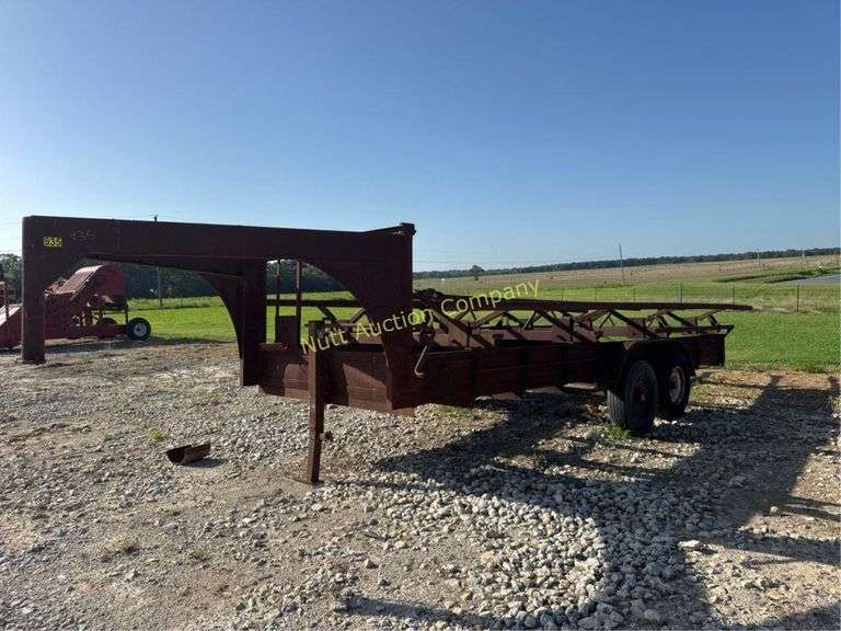Gooseneck Hay Trailer, 32 ft Deck, 2 Axles, 10,000
