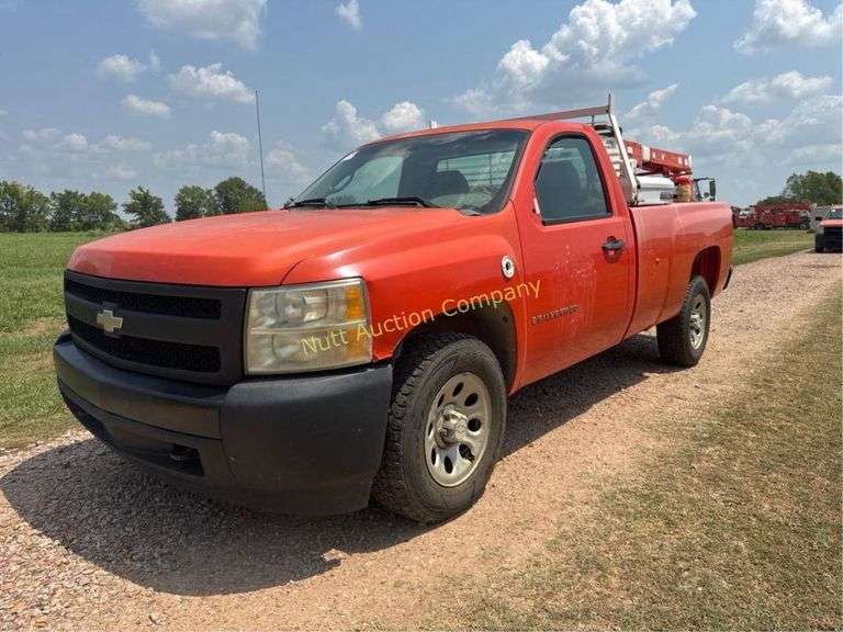2007 Chevrolet Silverado 1500 Vin 1GCEC14087Z608917 Drivetrain 4X2 Miles showing 244,602 Engine V8, 5.3