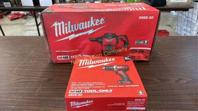 Milwaukee Compact Drill/Driver 2606-20 & Vacuum 0882-20, M18, Tool-Only