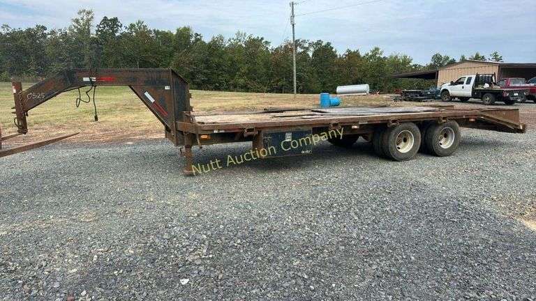 GN Cowboy 25' Trailer W/Ramps, With Title Under Deck Storage Box, Dual Tandem Axles, 20' Bed With 5' Dove