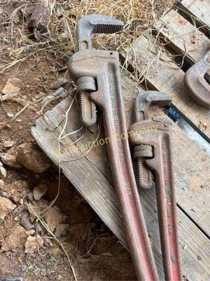 RIDGID Heavy Duty Pipe Wrenches, 36" and 24"