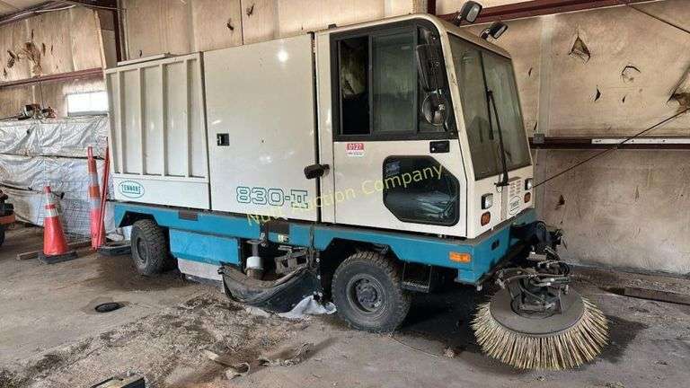 Tennant 830-II Street Sweeper, Will only start and run on starting fluid