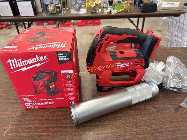 Milwaukee M12 Compact Inflator & Grease Gun - TOOL ONLY