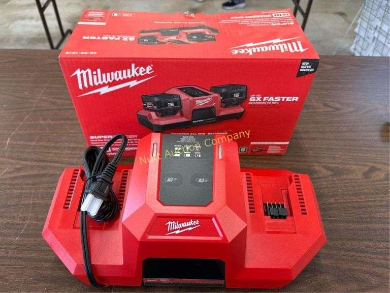 Milwaukee SuperCharger 48-59-1815, Dual Bay, M18 Battery Compatible