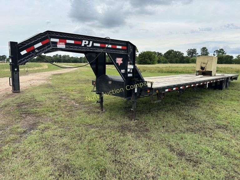 2019 PJ LD402 40ft Gooseneck Trailer with slide-in ramps, WITH TITLE