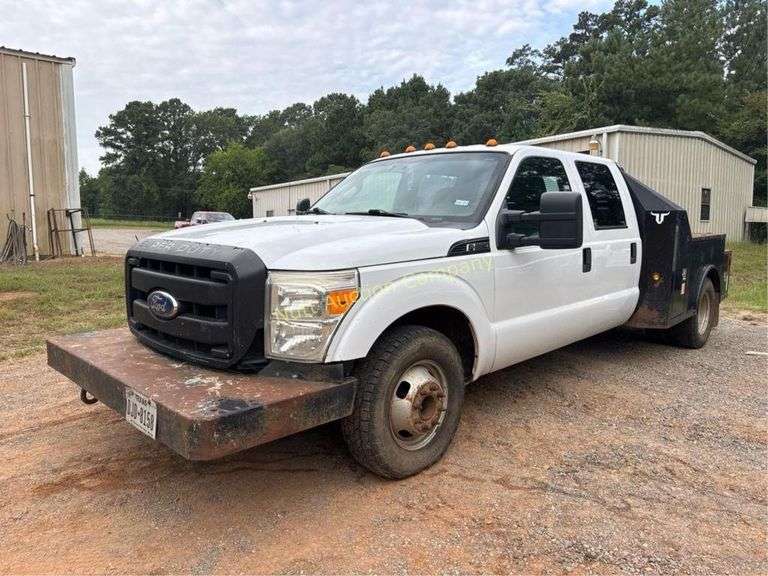 2011 Ford F-350 Super Duty 4x2 with Custom Fitted Front and Rear Platform Bumpers and Service Bed