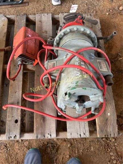 Ridgid 300 Pipe Threading Machine, Runs Per Seller