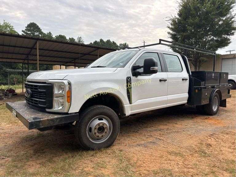 2023 Ford F-350 Super Duty 4x4 with Custom Fitted Front and Rear Platform Bumpers and Service Bed