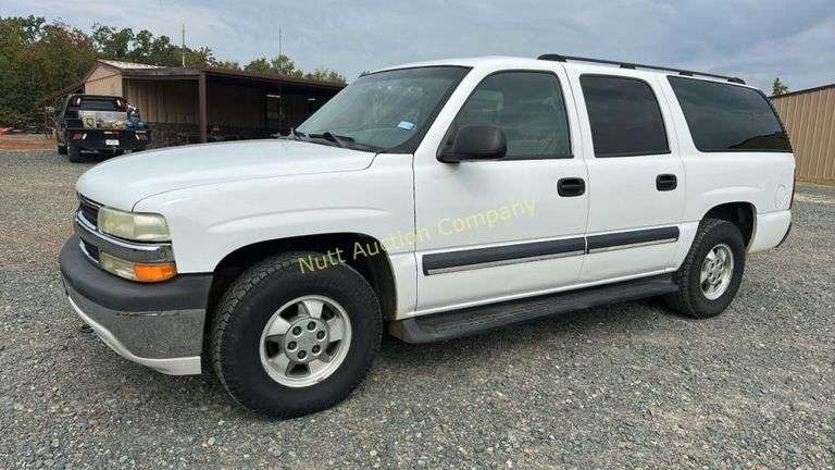 2003 Chevrolet Suburban 4X4 WITH TITLE Vin 3GNFK16Z73G179449 Miles showing 192,136 Engine V8, 5.3L 3rd Row Seating, Vortec V-8 Engine