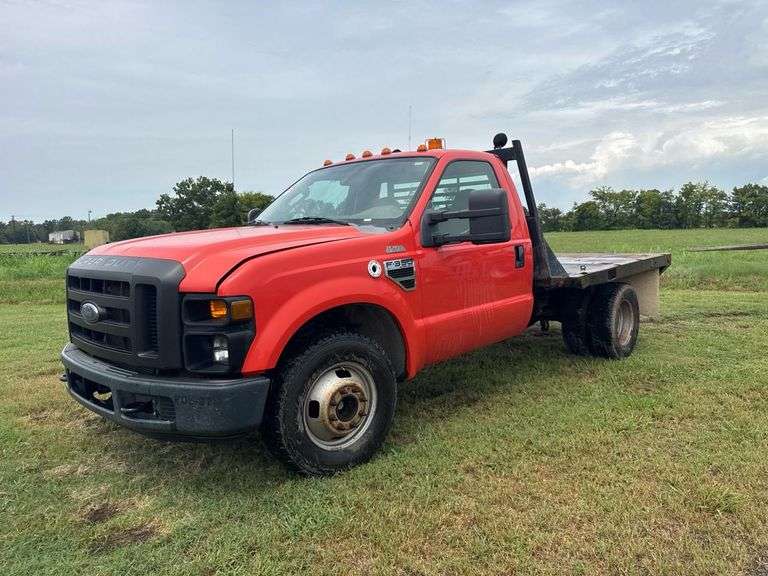 2008 Ford F-350 Flatbed 4x2, 5.4L V8